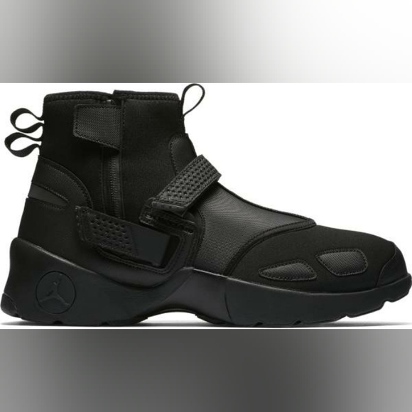 Jordan Trunner LX High Triple Black 2017 size 7 - Picture 2 of 6